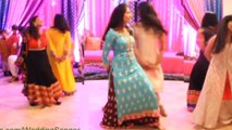 Beauties On Dance At Marriage Hall | Aaja Nachle Nachle Mere Yaar | HD ✔