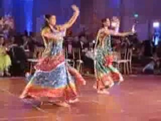 Desi Two Aunties Superb Wedding Performance ( Tera pyar Mila )