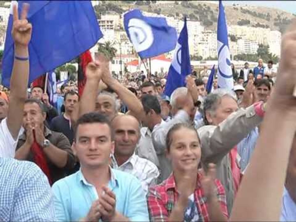 BASHA KERKOI NGA BANORET E SARANDES TE VOTOJNE MASIVISHT PER PARTINE DEMOKRATIKE LAJM