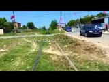 PA KOMENT - Treni përplas makinën, lëndohen 2 gra - Top Channel Albania - News - Lajme