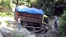 best awesome bulldozer stunts driving, bulldozers stuck in mud, amazing truck accidents co