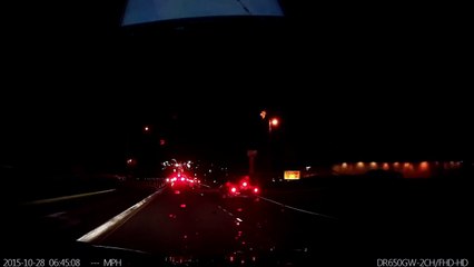 Le pilotage auto d'une tesla évite un accident