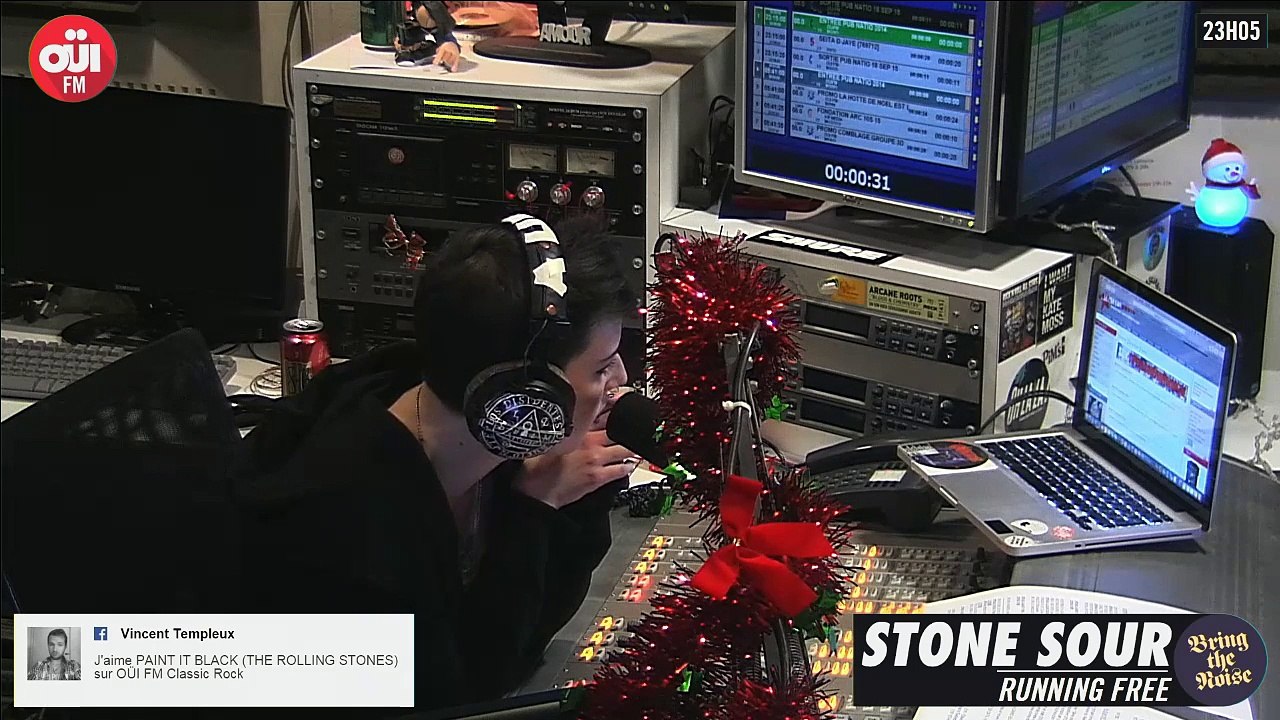 OUI FM en direct vidéo /// La radio s'écoute aussi avec les yeux (AUTO-RECORD) (2015-11-29 18:15:29 - 2015-11-30 04:21:06)