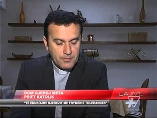 Klerikët dënojnë videon e ISIS - News, Lajme - Vizion Plus