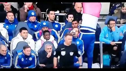 Diego Costa balance sa chasuble sur Mourinho