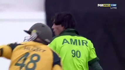 Shahid Afridi Takes An Amazing Catch of  (White)