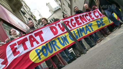 Une chaîne humaine pour dénoncer "l'état d'urgence climatique"