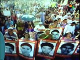 Padres de los 43 normalistas exigen a Peña Nieto cumpla su palabra