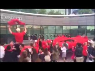 "Shqiptarizohet" amfiteatri para Bashkisë së Londrës - Top Channel Albania - News - Lajme