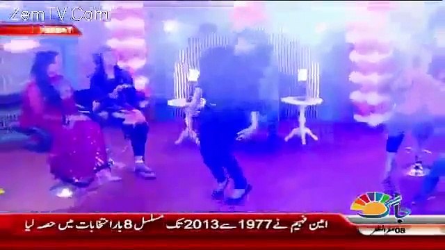 Qandeel Baloch Vulgur Dance In a Live Show