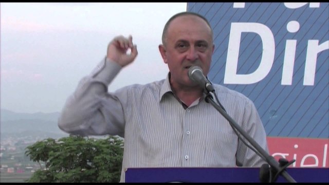 PD DO TE KERKOJE C'REGJISTRIMIN E ELVIS ROSHIT
