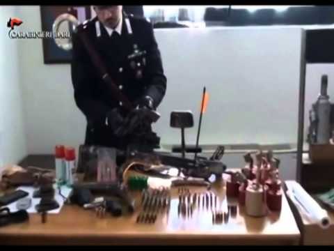 POLICIA GODET RRJETIN E TRAFIKANTEVE SHQIPTARE TE DROGES NE BARI TE ITALISE 15 NE PRANGA LAJM