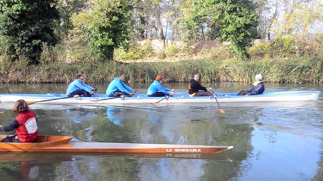 Initiation  des rameurs de la rame traditionelle  a l aviron et vice verca pour les rameurs de narbonne aviron club a la rame traditionelle