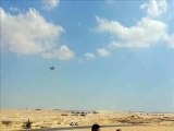 مواطنون يحيون طائرة للجيش فى موقع حفر سبتمبر 2014 قناة السويس الجديدة