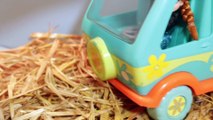 HALLOWEEN Prank HAUNTED Mystery Machine Disney Frozen Anna Princess Parody Scooby Doo Van Toy