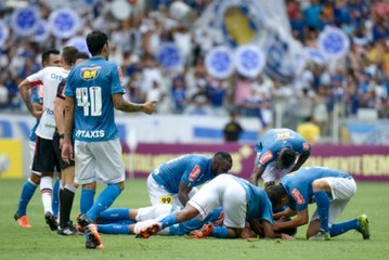 Cruzeiro se despede do Mineirão com goleada sobre o rebaixado Joinville