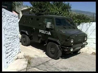 ARRESTOHEN TRE PERSONA TE TJERE QE DYSHOHEN SE MOREN PJESE NE SULMIN NDAJ POLICISE LAJM