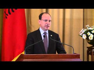 PRESIDENTI NISHANI SHTRON IFTAR PËR RAMAZAN