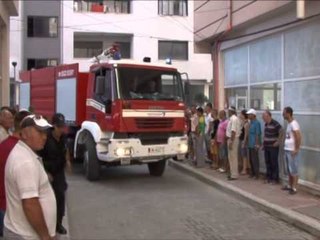 ZJARRI I FUQISHEM NE DURRES DJEG NJE ZDRUKTHTARI, NE RREZIK EDHE DISA SHTEPI LAJM
