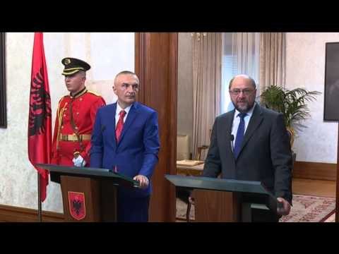 PRESIDENTI I PE NE TIRANE,SCHULTZ DHE META PERSHENDESIN MARREVESHJEN E BE ME GREQINE LAJM