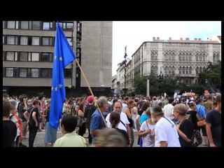 PROTESTA NE BUDAPEST TE HUNGARISE KUNDER NGRITJES SE MURIT NE KUFIRIN ME SERBINE LAJM