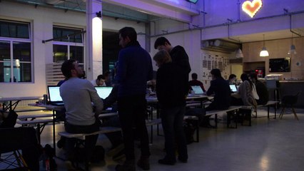 German geeks organise 'Hackaton' to help refugees