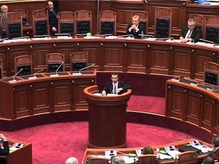 STREAM OIL NE PARLAMENT BRAÇE DHE META REPLIKA PER PROCEDURAT LAJM