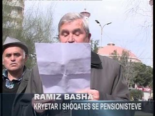 RRITJA E ÇMIMEVE PENSIONISTET PROTESTOJNE NE QYTETIN E FIERIT LAJM