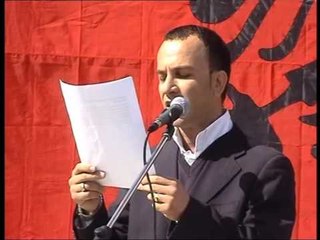 PROTESTE NE FIER PATRIOTET E RINJ NE PROTESTE KUNDER REGJISTRIMIT LAJM