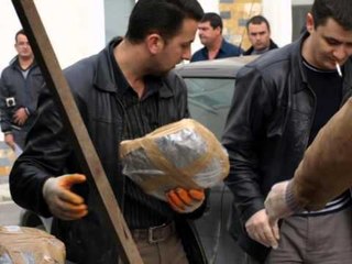 250 KG MARIUHANE POLICIA E VLORES ARRESTON DY TRANSPORTUESIT LAJM