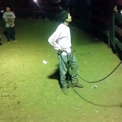 Boğanın Önünde Artistlik Yapmak