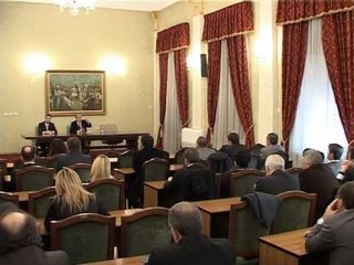 DEPUTETET E PD 50 MIJE LEKE SECILI NDIHME PER TE PERMBYTURIT LAJM