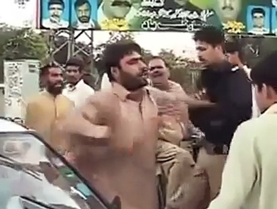 2014 new funny clip pathan beat policeman near liaqatbaag rawalpindi