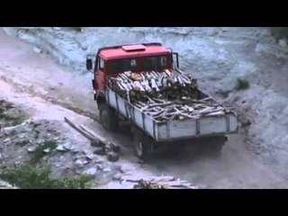 POLICIA E GRAMSHIT ARRESTON 6 PERSONA, PRENE DRU NE MENYRE TE JASHTELIGJSHME LAJM