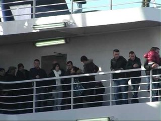 KAOS NE PORTIN E DURRESIT MOSPERFUNDIMI I TERMINALIT TORTURON PASAGJERET LAJM