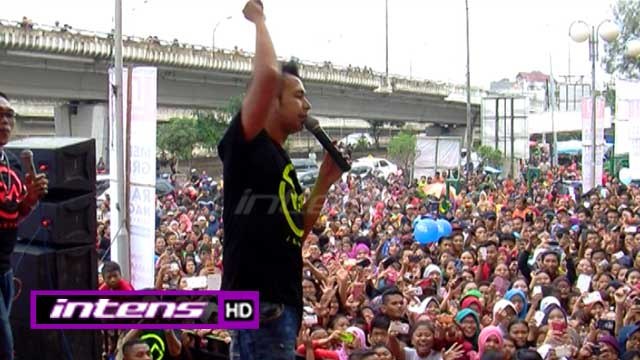 Ribuan Penggemar Raffi-Gigi Padati Acara Jumpa Fans - Intens 30 November 2015