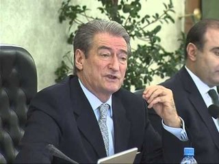 PUNIMET E KUVENDIT NUK DIHET SE KUR DO TE NISE PUNA NE PARLAMENT LAJM