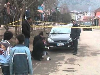 MASKAT NE BULQIZE PERPLASJE ME ARME VRITET GABIMISHT NJE QYTETAR  LAJM