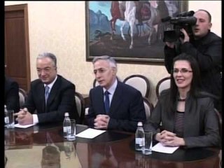KRASNIQI NE TIRANE DELEGACIONI SHQIPTAR DO TE AMENDOJE REZOLUTEN LAJM