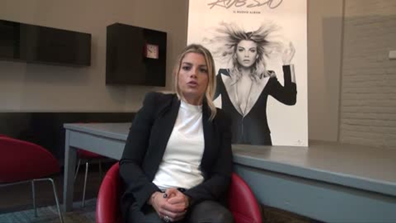 Intervista a Emma: 'In Adesso mi sono messa più a nudo che sulla copertina di Schiena'