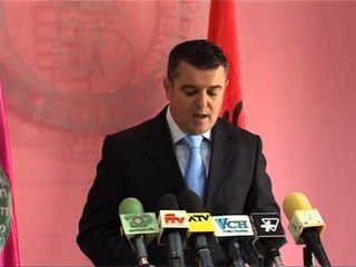 BUXHETI 2011 PERPLASJE E BASHKISE SE VLORES ME PREFEKTIN LAJM