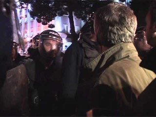 GJENDJA NE BULEVARD POLICIA PERPLASET EDHE ME DEPUTETET SOCIALISTE LAJM