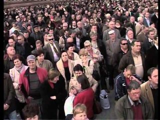 BASHA PER PROTESTEN KUSHDO QE THYEN LIGJIN DO TE NDESHKOHET LAJM