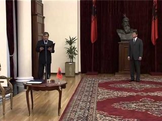 Tải video: BETOHEN MINISTRAT HAXHINASTO DHE NAÇO MARRIN DEKRETET TEK PRESIDENTI LAJM