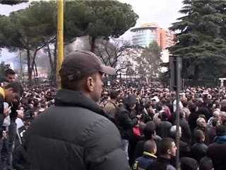URDHERAT E PROKURORISE POLICIA NUK EKZEKUTON URDHERARRESTET E AKUZES LAJM