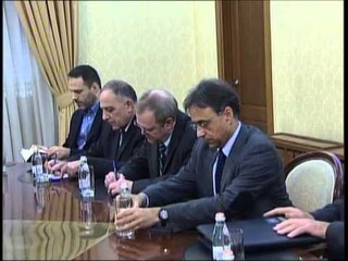 DIPLOMACIA NE LEVIZJE TAKIME INTENSIVE NE LIDHJE ME SITUATEN NE SHQIPERI LAJM