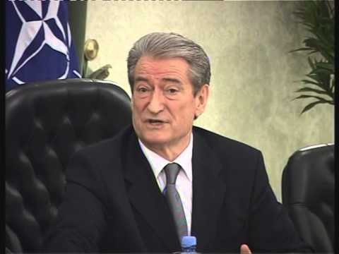 BERISHA PARALAJMERON NE NJE GRUSHT SHTETI MUND TE VRITEN TE GJITHE LAJM