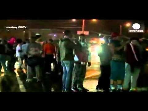 INCIDENTE NE FERGUSON NE PROTESTEN PER 1 VJETORIN E VRASJES SE TE RIUT ME NGJYRE LAJM