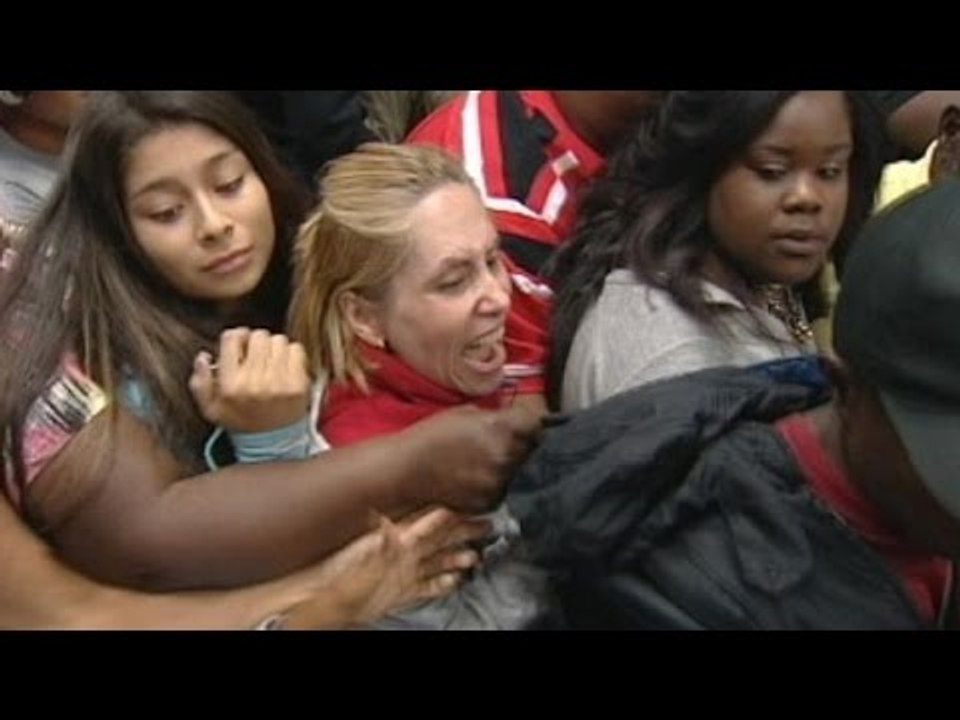 Black Friday 2015 walmart, Best buy, target fights crazy lady steals from KID! black friday 2015