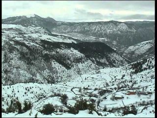 MOTI ME NGRICA BLLOKOHEN 15 FURGONE NGA DEBORA NE QAFEN E BUALLIT LAJM